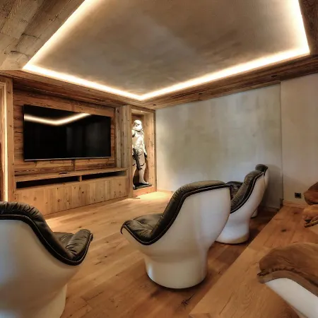 Chalet De Luxe Avec Piscine, Jacuzzi, Sauna Et Cinema A Megeve - Fr-1-569-172 Chalet Megeve